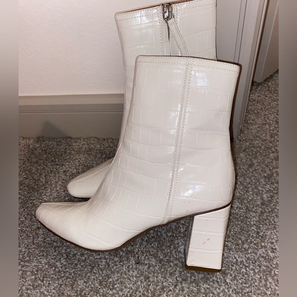 STEVE MADDEN DIVINE BOOTS- white crocodile